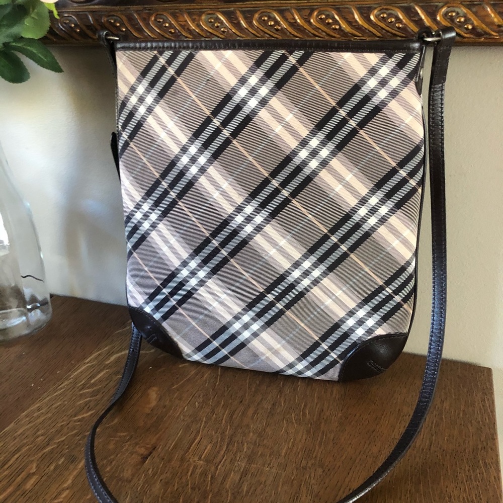 ❤️BURBERRY sling❤️